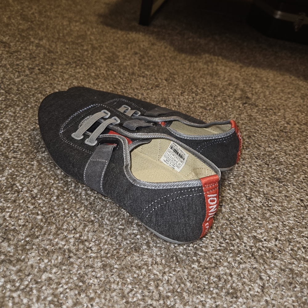 Peaton Style Ionic Epic Sneakers